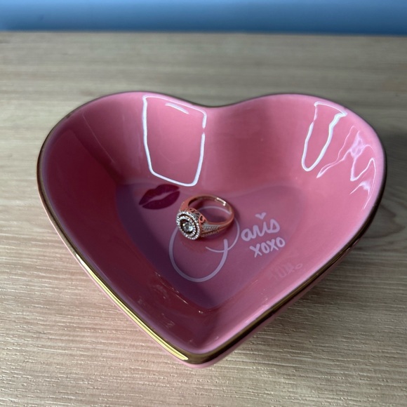 Paris Hilton Accessories - Paris Hilton Pink Heart Trinket Dish (NIB)